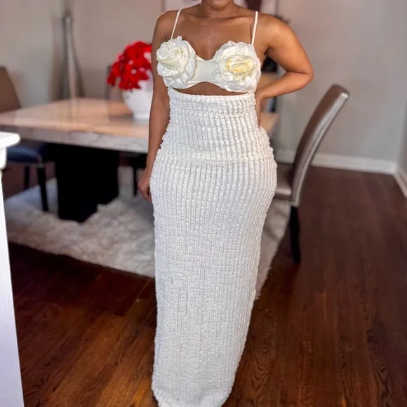 CREPE ROSE RUFFLE LACE MAXI DRESS - Picture 1 of 3